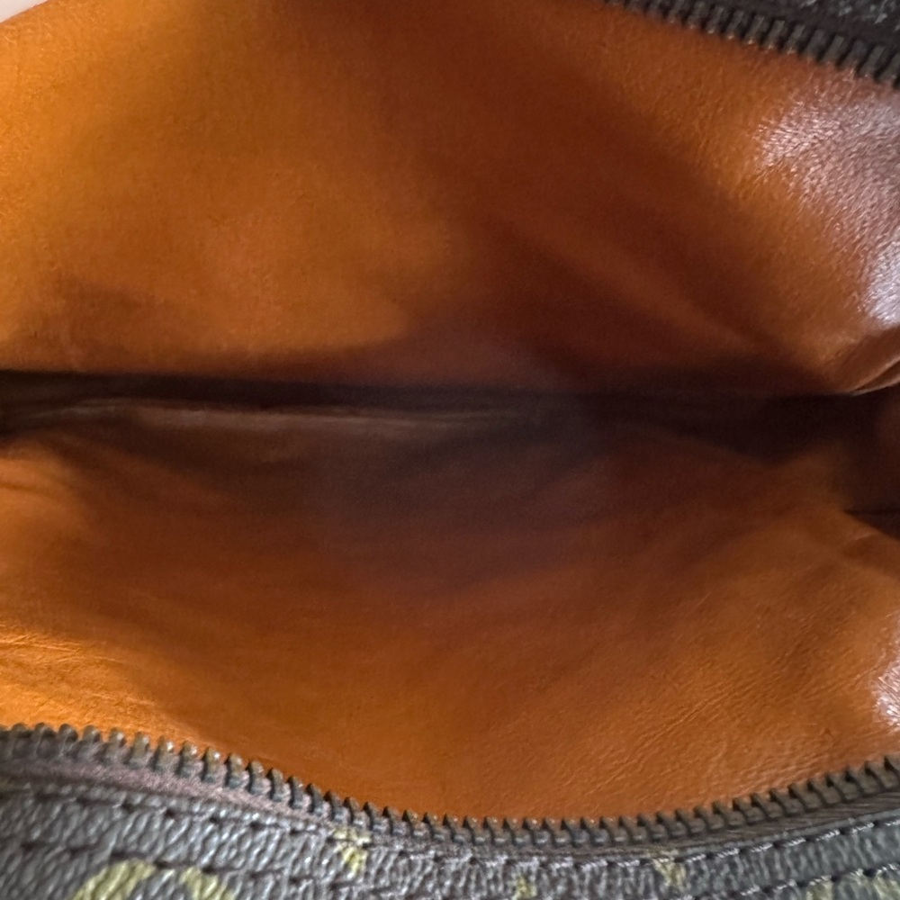 Authentic Louis Vuitton bag - Picture 7 of 7